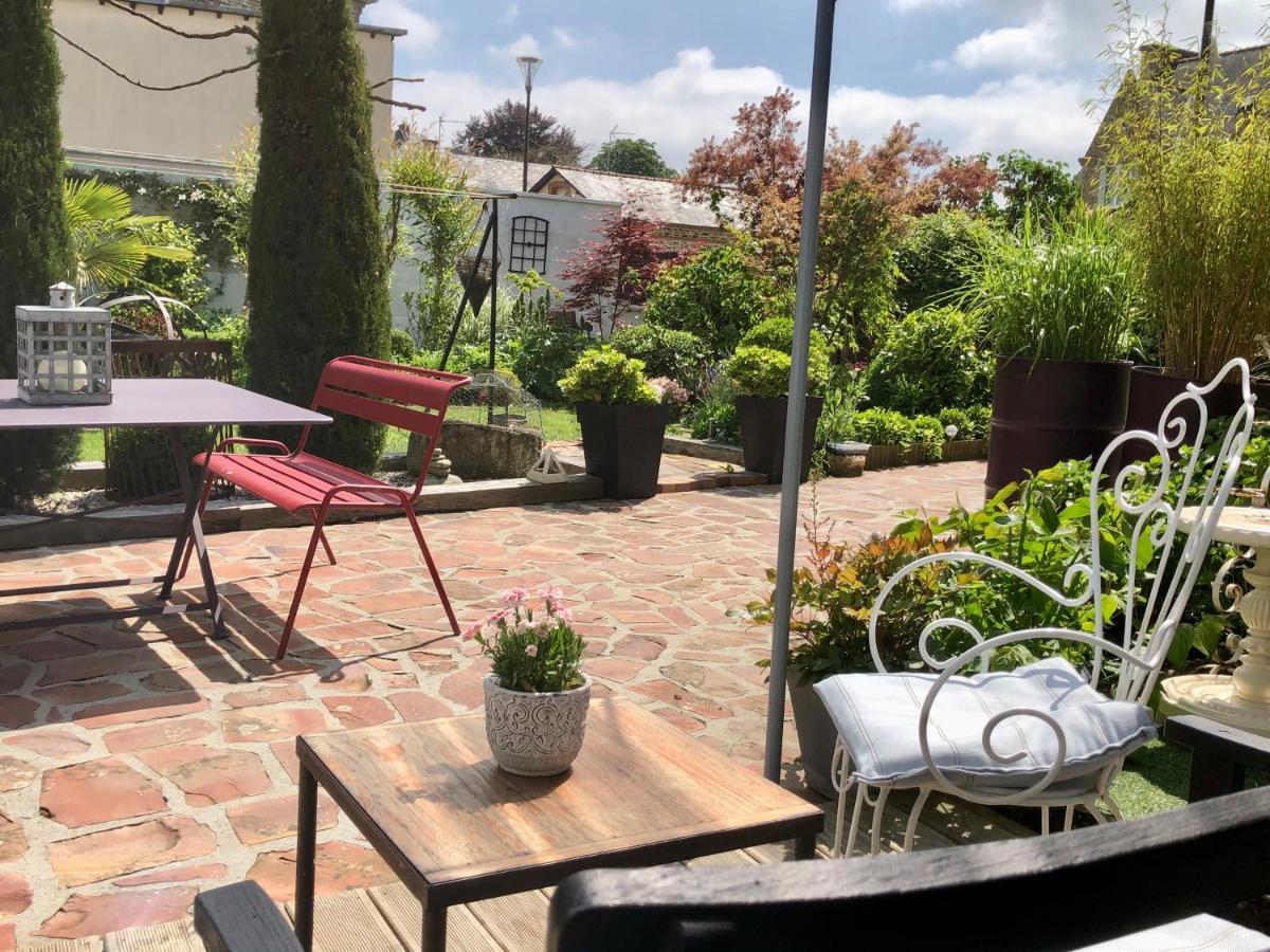 Bed and Breakfast Le Grenier Du Jardin Pontorson Exterior foto