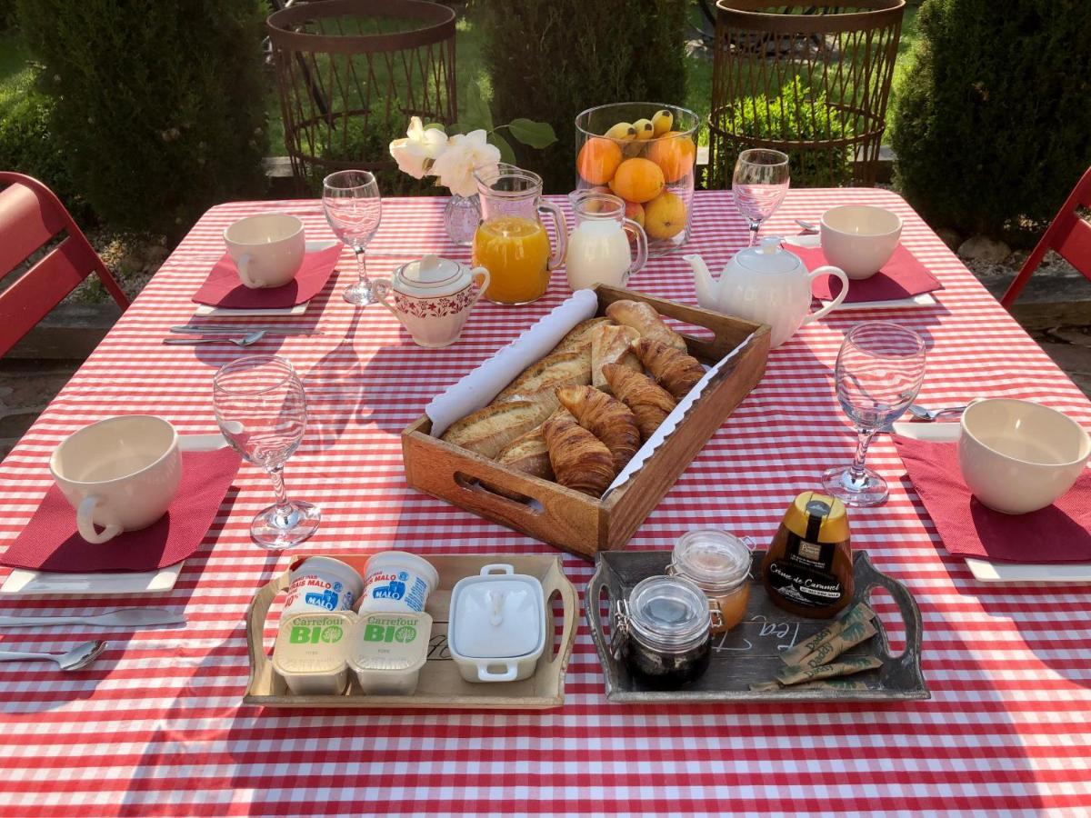 Bed and Breakfast Le Grenier Du Jardin Pontorson Exterior foto