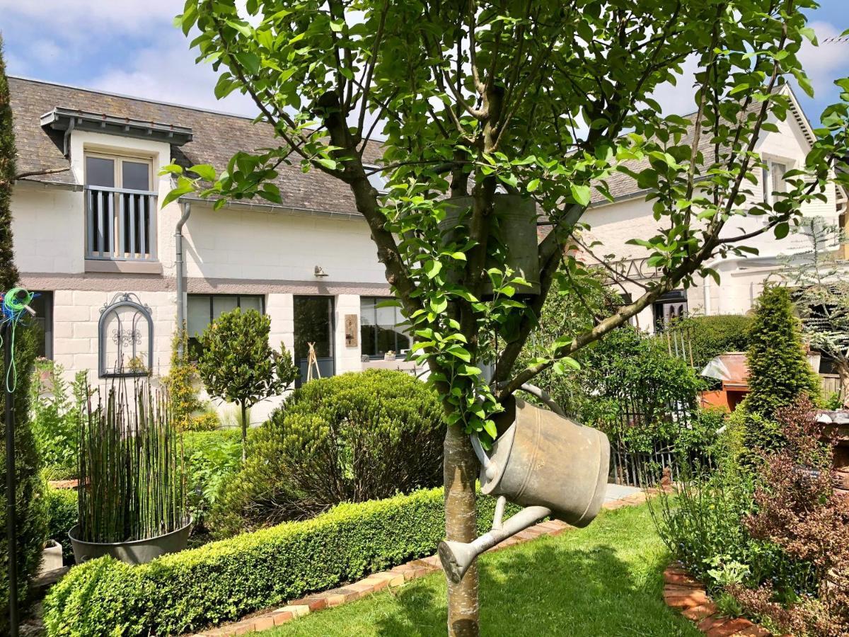 Bed and Breakfast Le Grenier Du Jardin Pontorson Exterior foto