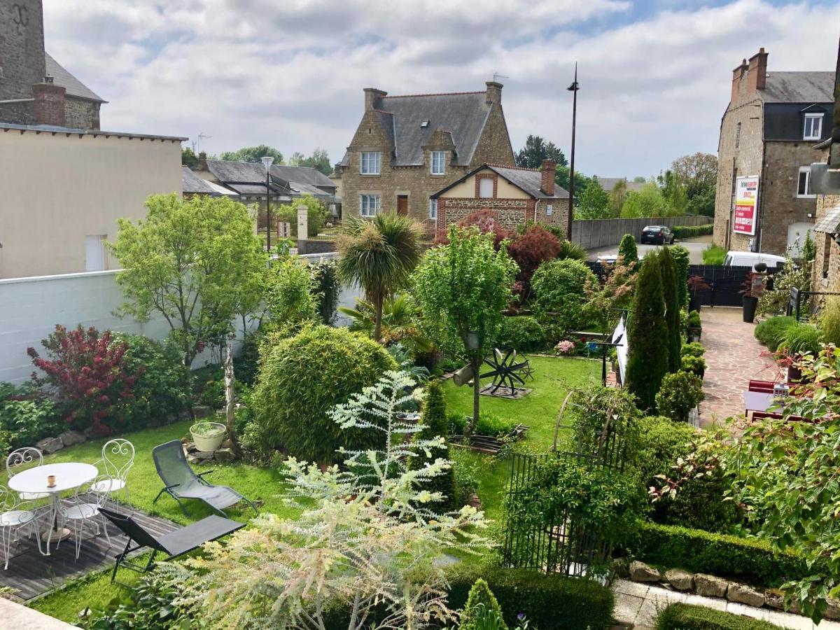 Bed and Breakfast Le Grenier Du Jardin Pontorson Exterior foto